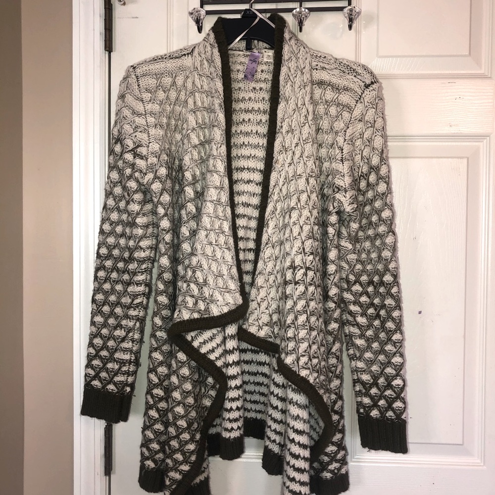 Francesca’s Alya Cardigan